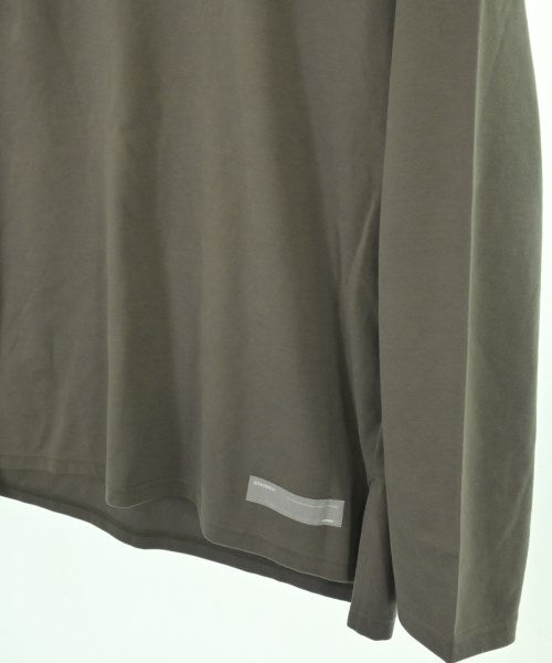 ATTACHMENT เสื้อยืด/เสื้อท็อปส์