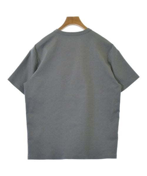 ATTACHMENT เสื้อยืด/เสื้อท็อปส์