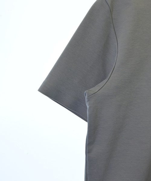 ATTACHMENT เสื้อยืด/เสื้อท็อปส์