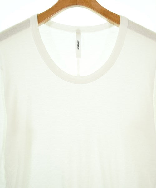 ATTACHMENT เสื้อยืด/เสื้อท็อปส์