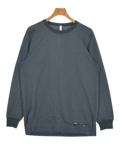 ATTACHMENT เสื้อยืด/เสื้อท็อปส์