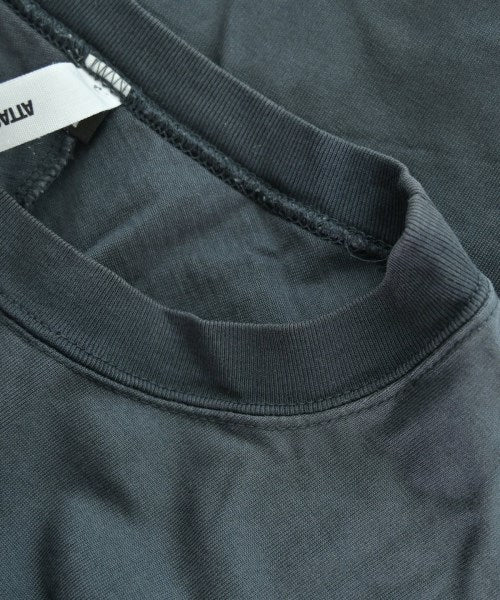 ATTACHMENT เสื้อยืด/เสื้อท็อปส์
