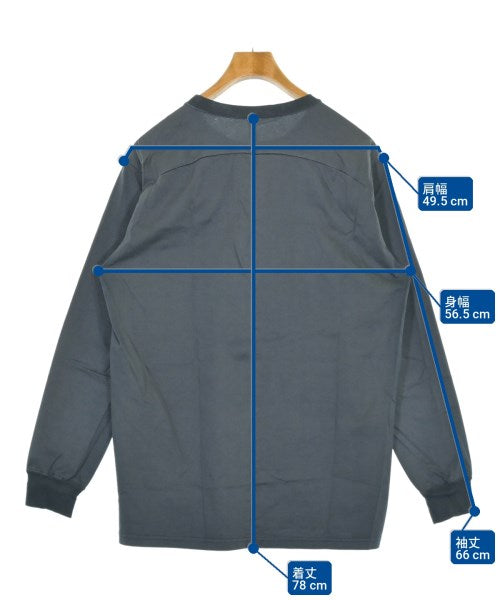 ATTACHMENT เสื้อยืด/เสื้อท็อปส์