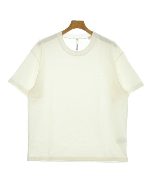 ATTACHMENT เสื้อยืด/เสื้อท็อปส์
