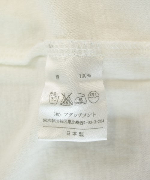 ATTACHMENT เสื้อยืด/เสื้อท็อปส์