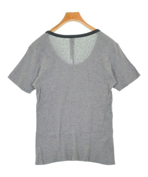 ATTACHMENT เสื้อยืด/เสื้อท็อปส์