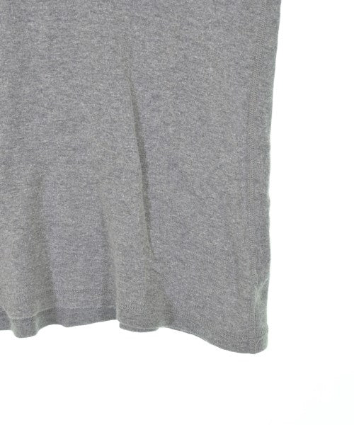 ATTACHMENT เสื้อยืด/เสื้อท็อปส์