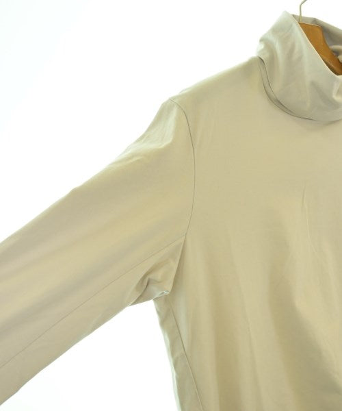 ATTACHMENT เสื้อยืด/เสื้อท็อปส์