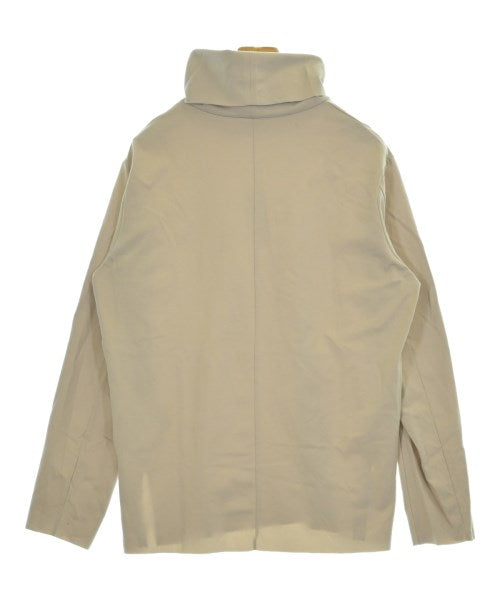 ATTACHMENT เสื้อยืด/เสื้อท็อปส์