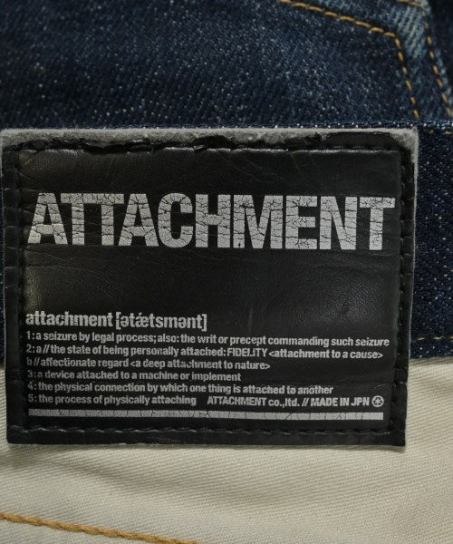 ATTACHMENT ยีนส์