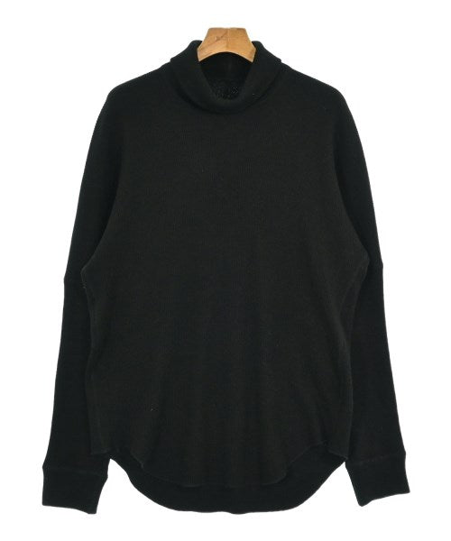 ATTACHMENT เสื้อยืด/เสื้อท็อปส์
