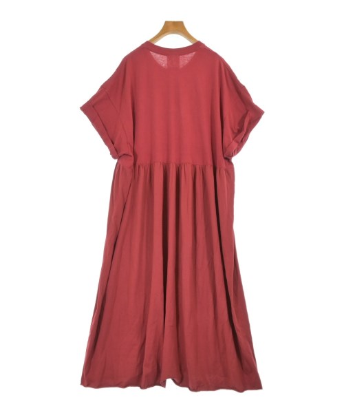 H ชุดเดรส