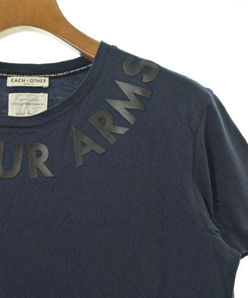 EACHxOTHER เสื้อยืด/เสื้อท็อปส์