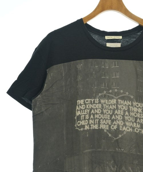 EACHxOTHER เสื้อยืด/เสื้อท็อปส์