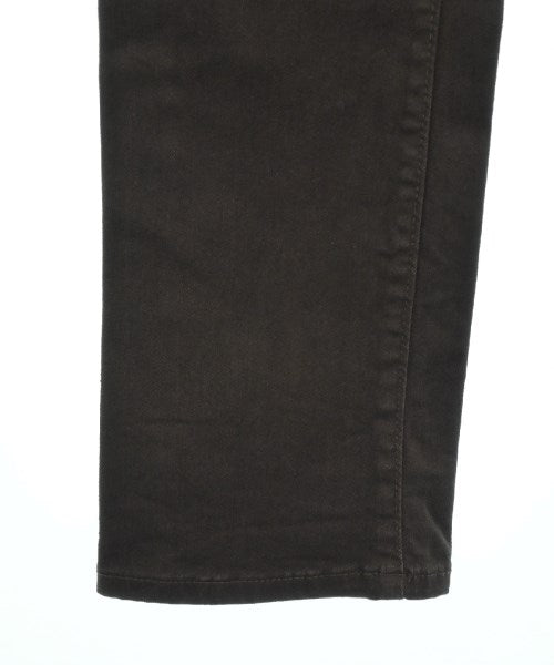 Mila Owen ยีนส์