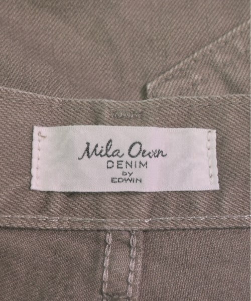 Mila Owen ยีนส์
