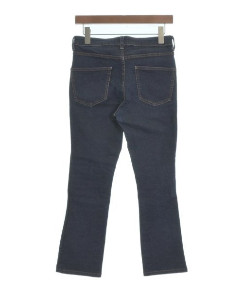 Mila Owen ยีนส์