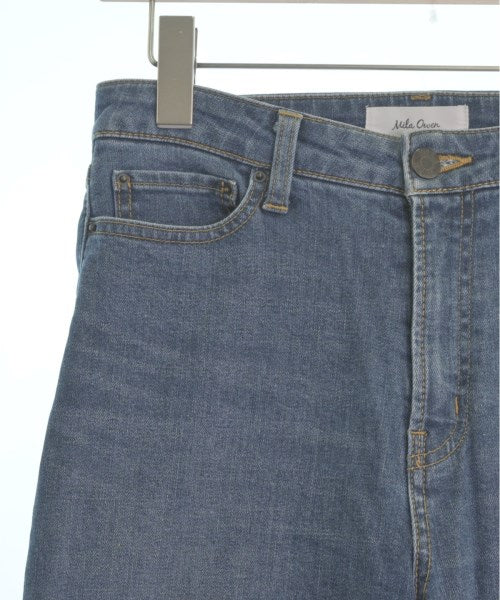 Mila Owen ยีนส์