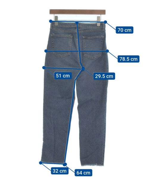 Mila Owen ยีนส์