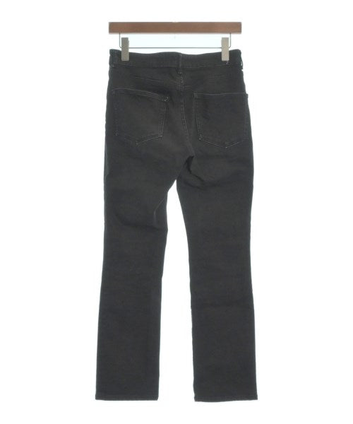 Mila Owen ยีนส์