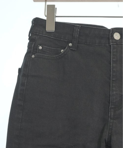 Mila Owen ยีนส์