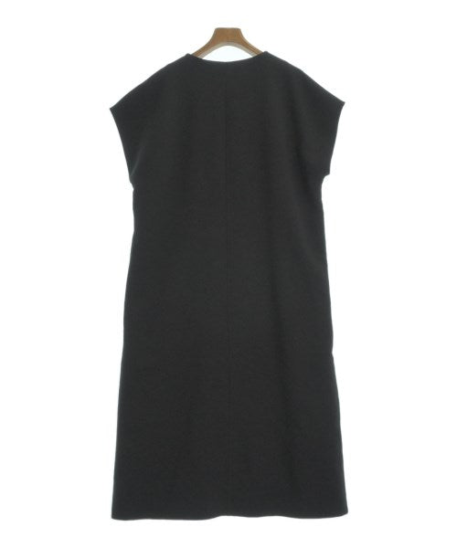 Mila Owen ชุดเดรส