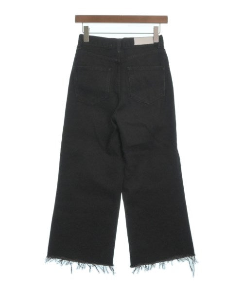 Mila Owen ยีนส์