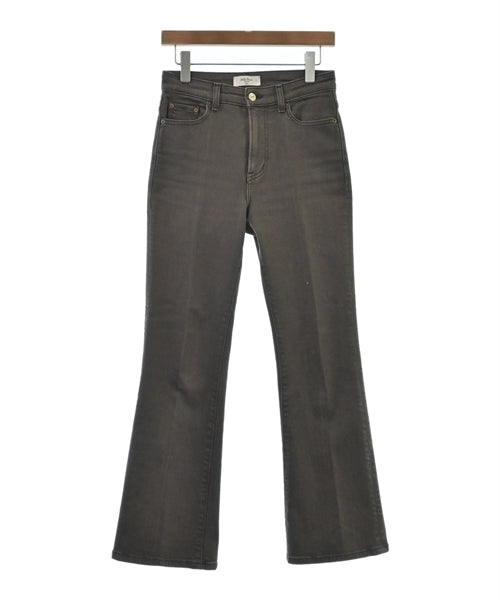 Mila Owen ยีนส์