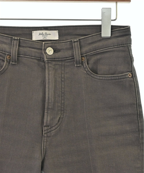 Mila Owen ยีนส์