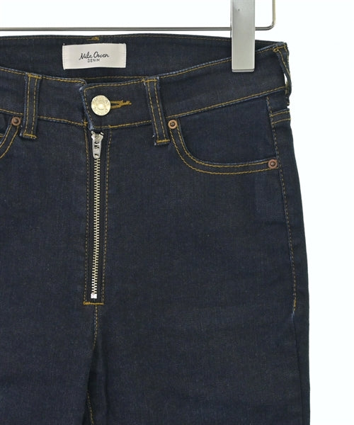 Mila Owen ยีนส์