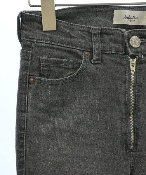 Mila Owen ยีนส์