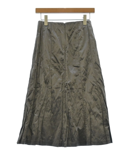 Mila Owen กระโปรงยาวถึงเข่า