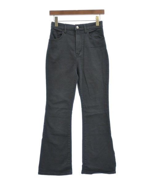 Mila Owen ยีนส์