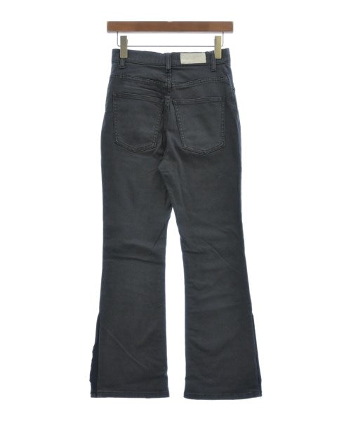 Mila Owen ยีนส์