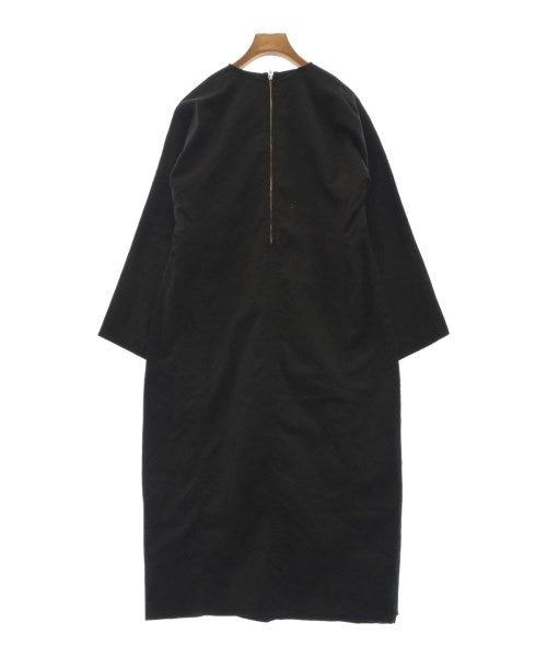 Mila Owen ชุดเดรส