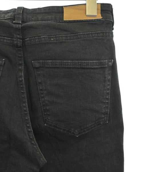 Mila Owen ยีนส์