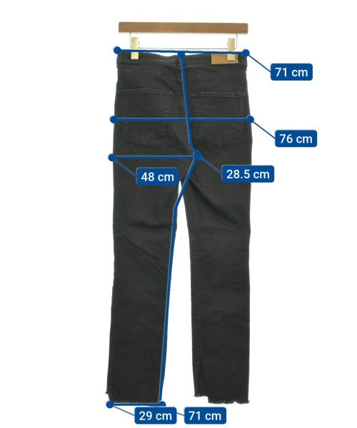 Mila Owen ยีนส์