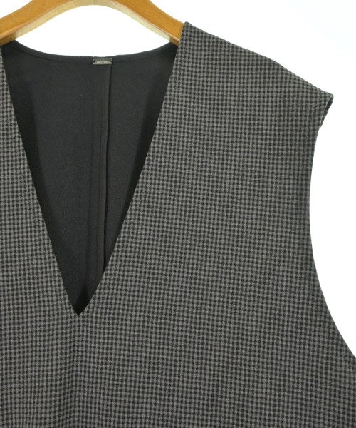 Mila Owen เสื้อกั๊ก