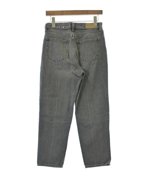 Mila Owen ยีนส์