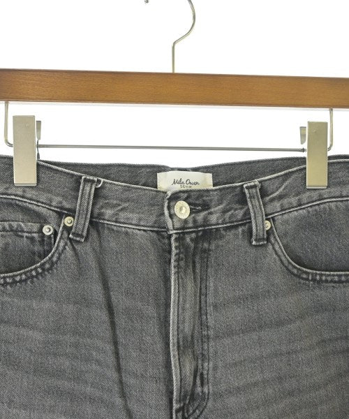 Mila Owen ยีนส์