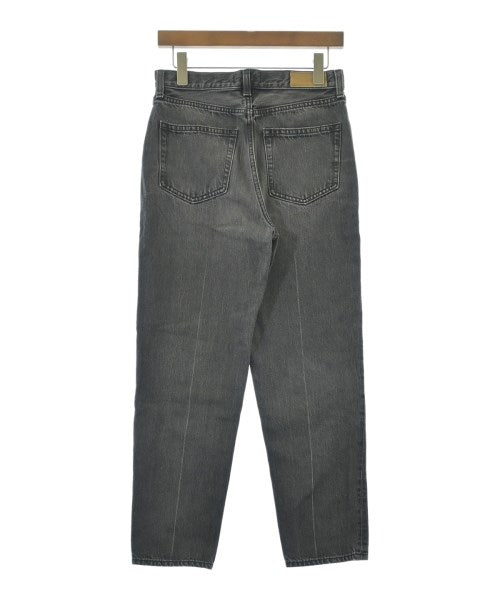 Mila Owen ยีนส์