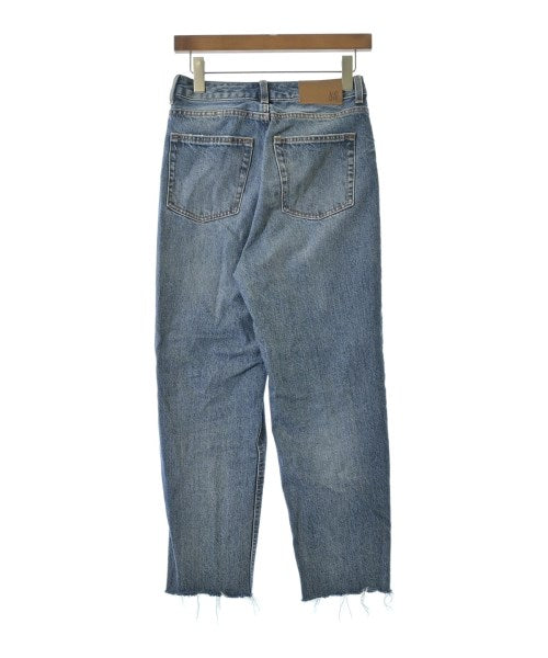 Mila Owen ยีนส์