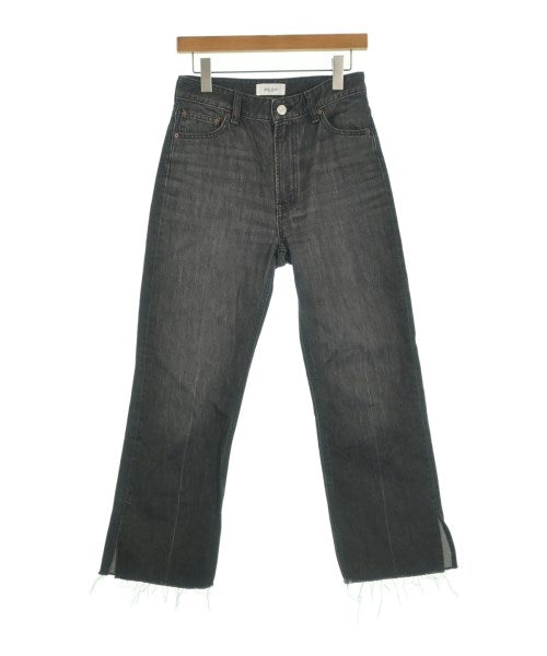 Mila Owen ยีนส์