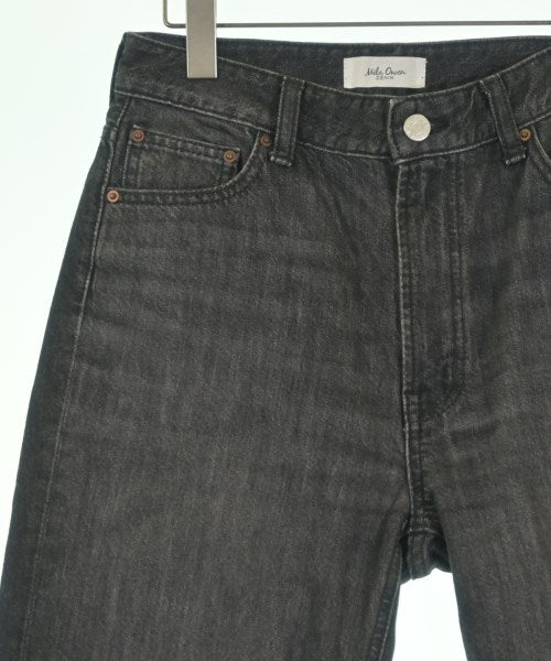 Mila Owen ยีนส์