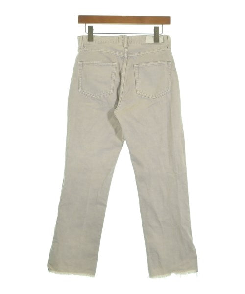 Mila Owen ยีนส์