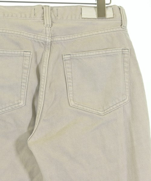 Mila Owen ยีนส์