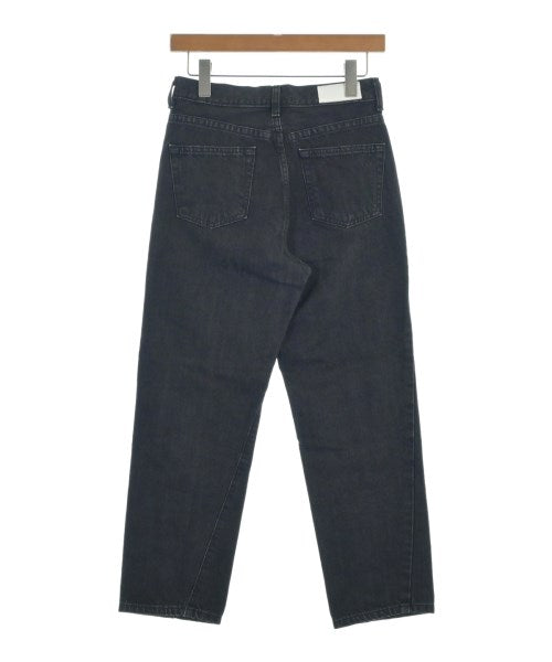 Mila Owen ยีนส์