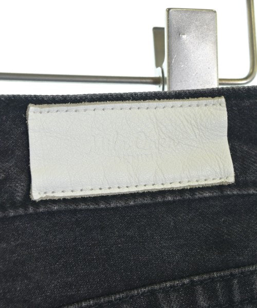 Mila Owen ยีนส์