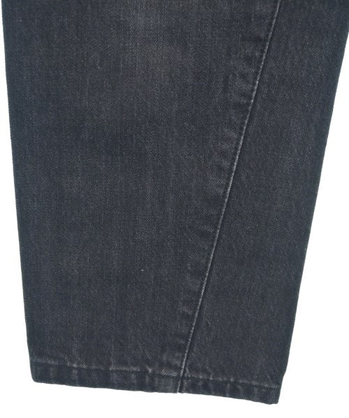 Mila Owen ยีนส์