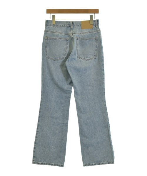 Mila Owen ยีนส์